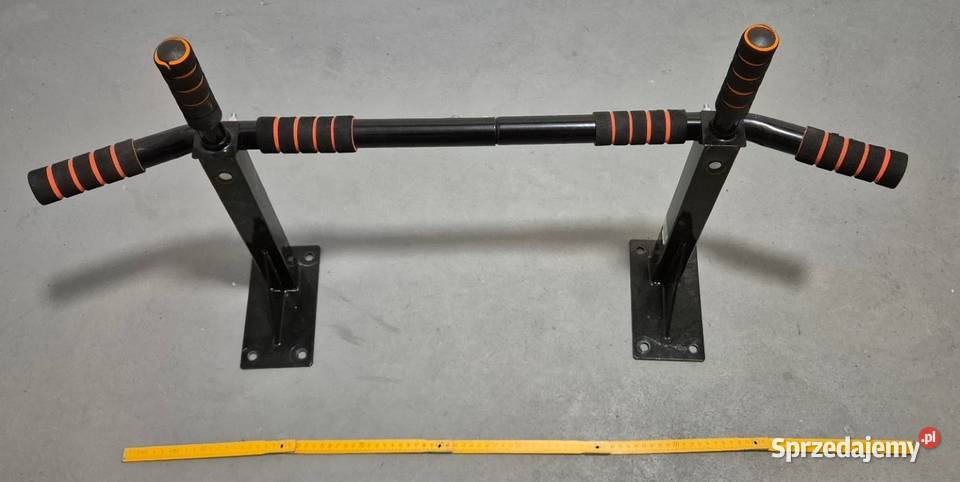 Drążek do ćwiczeń na ścianę solidna konstrukcja