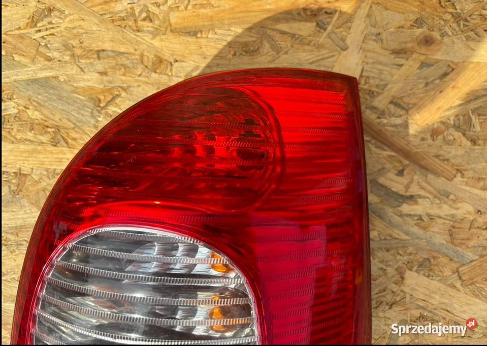 LAMPA PRAWA TYLNA CITROEN XSARA PICASSO I Międzychód