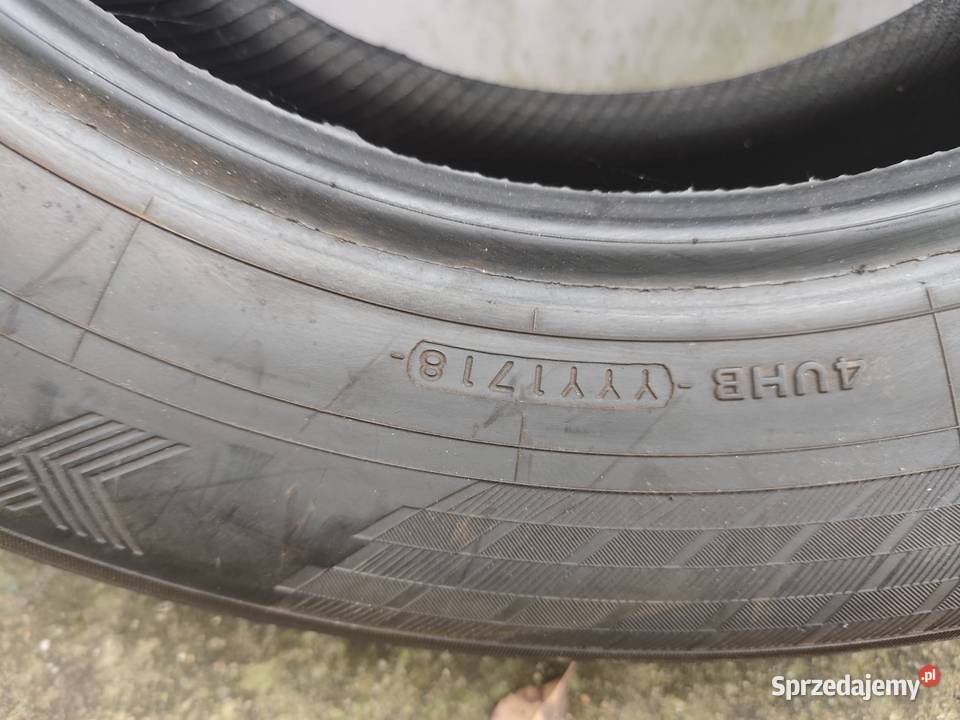 Yokohama Bluearth Winter V905 21565R16