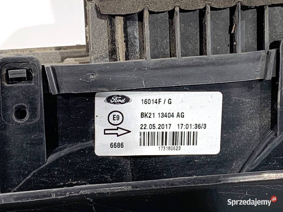 LAMPA PRAWY TYŁ FORD TRANSIT CUSTOM I Lampy tylne podkarpackie sprzedam