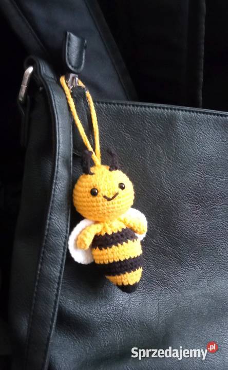 Pszczoła wykonana na szydełku brelok zawieszka Łask