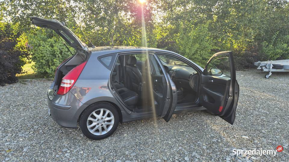 HYUNDAI I30 16 CRDI 90 OPŁACONY Rok produkcji 2011 podkarpackie Rzeszów