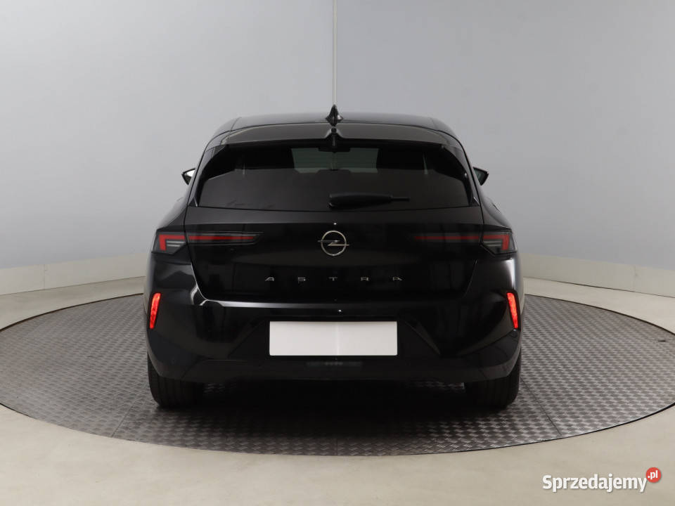 Opel Astra 12 Turbo czarny sprzedam