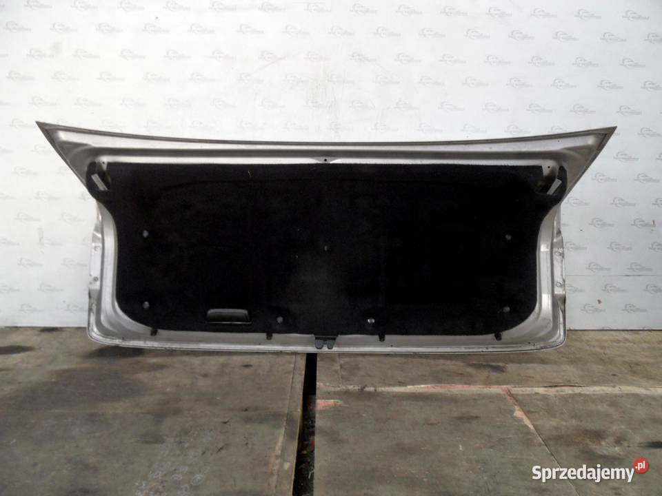 LEXUS IS II 08r klapa tył