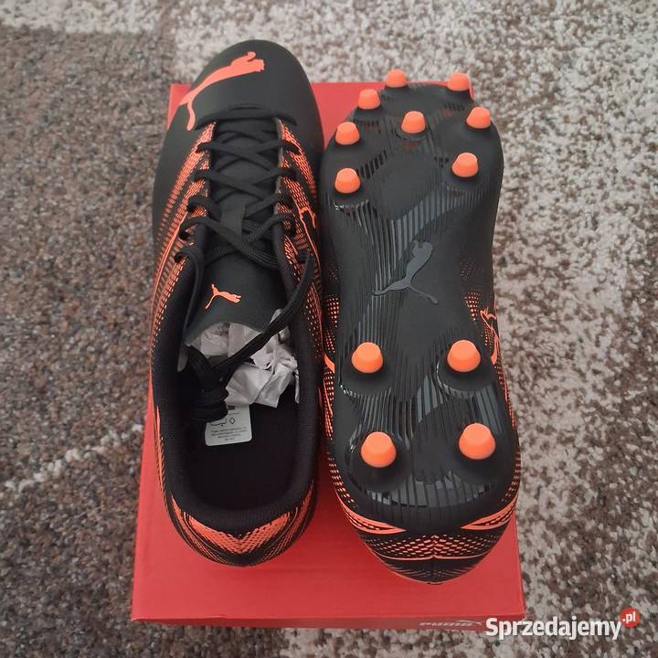 Korki na boisko Puma Attacanto rozmiar 445 sprzedam