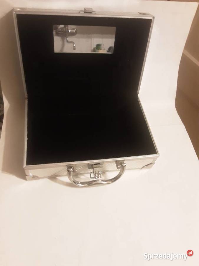 KUFEREK KOSMETYCZNY Szczecinek