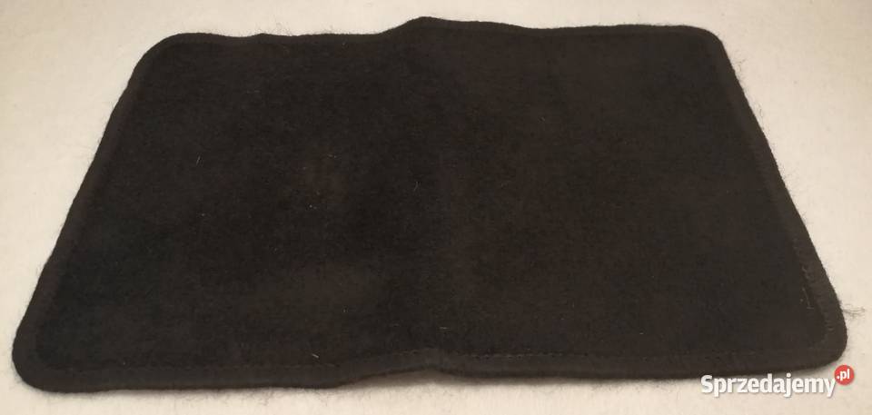 Dywanik samochodowy czarny wycieraczka 30 x 44 Czeladź