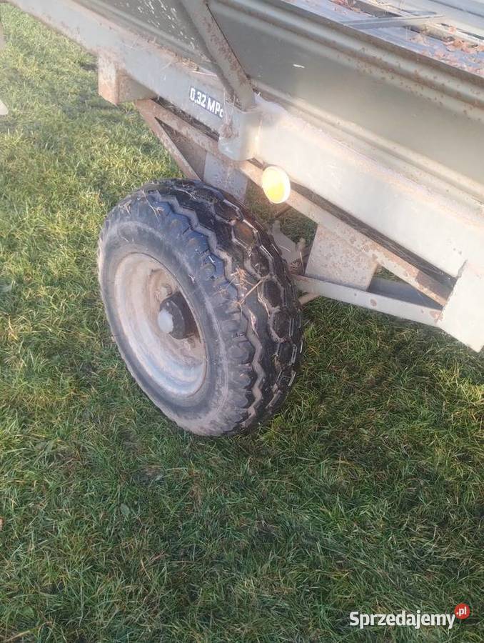 Przyczepa samozbierająca nieuszkodzony