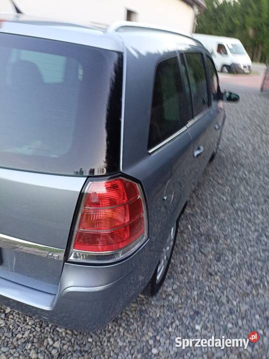 Opel Zafira 18 z gazem 2007 światła przeciwmgielne Janki