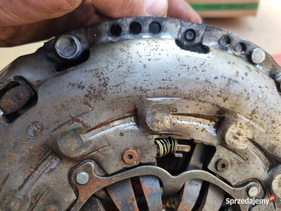 SPRZĘGŁO DWUMASOWE KOMPLETNE TOYOTA RAV4 IV 22 Sprzęgła i elementy