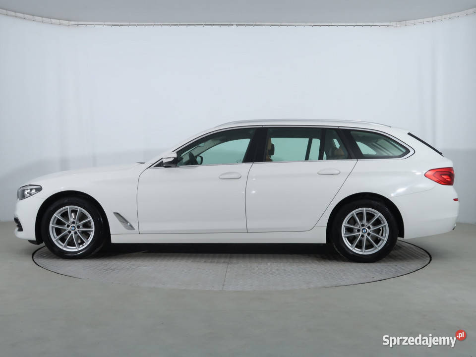 BMW 5 520d xDrive biały