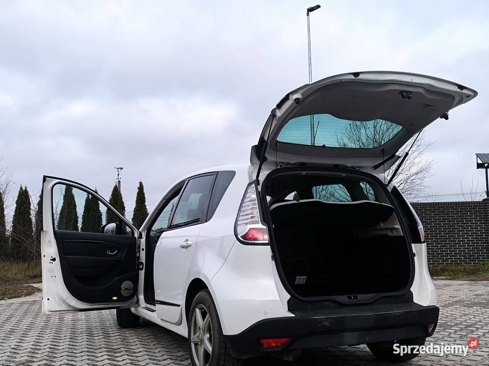 Renault Scenic z 2014 roku w wersji BOSE Rok produkcji 2014 Przytoczna