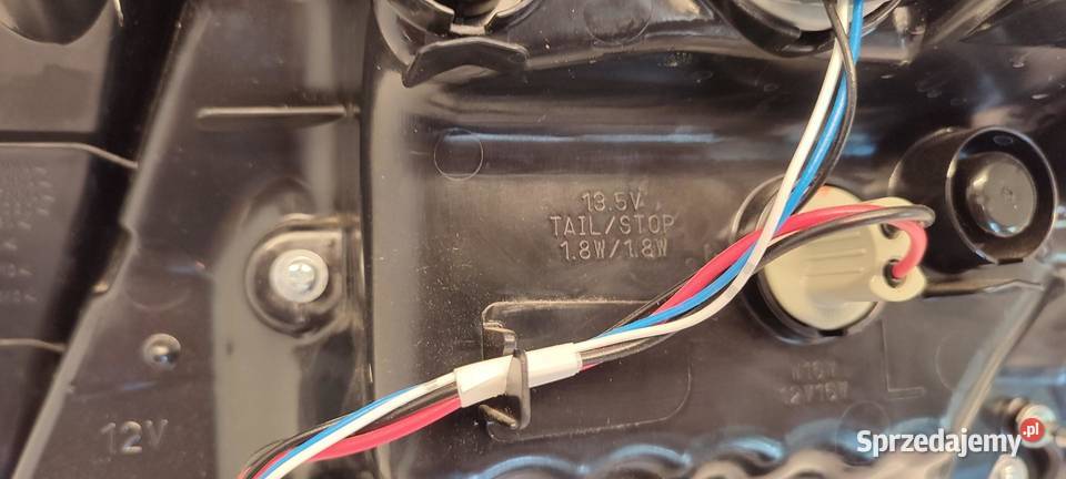 SUZUKI SWIFT MK9 LAMPA LEWY TYŁ 3560469T00