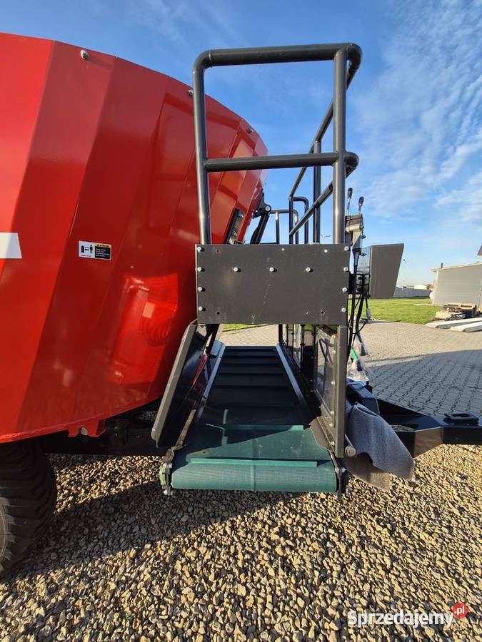 Wóz paszowy AGL 8m3 z tasmą z przodu paszowóz z Sierpc