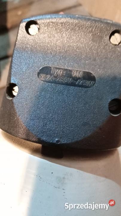 Lampa warsztatowa przykręcana do blatu z prl Wałbrzych