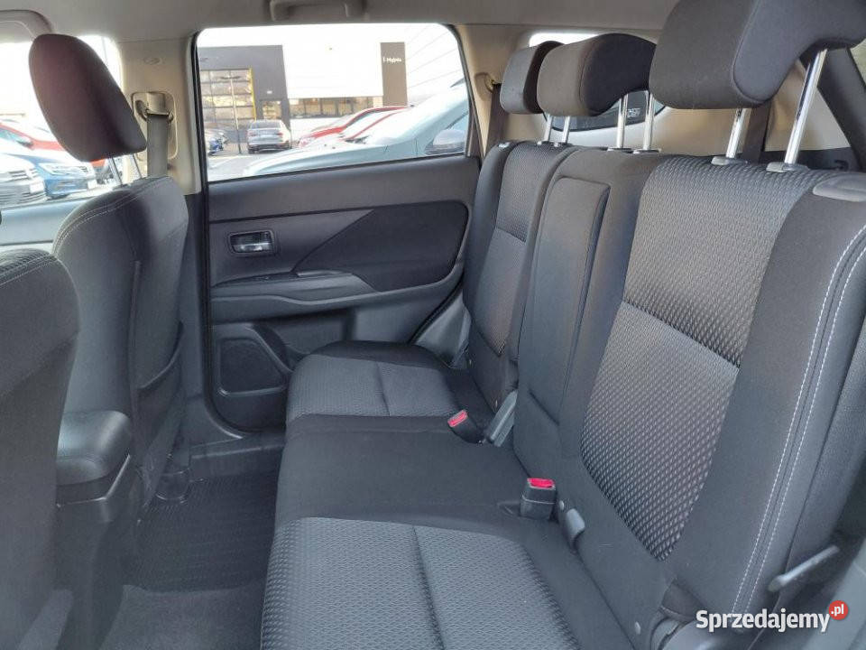 MITSUBISHI Outlander 2017r Automat Bogata Wersja benzyna Warszawa