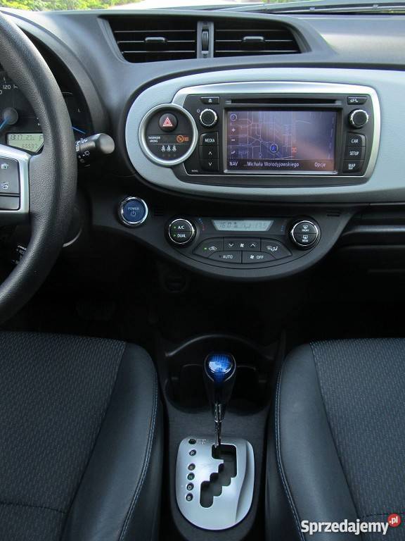 Sprzedam nieuszkodzony Toyota Yaris III 2014 centralny zamek Leszno
