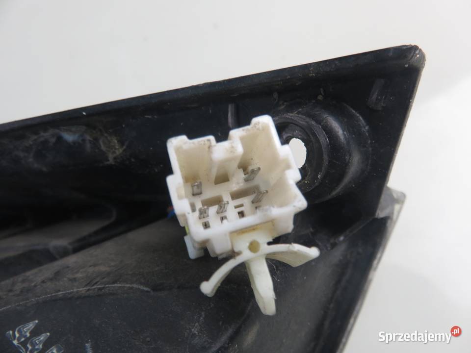 LAMPA PRAWA TYLNA MITSUBISHI OUTLANDER I CUW Lampy tylne