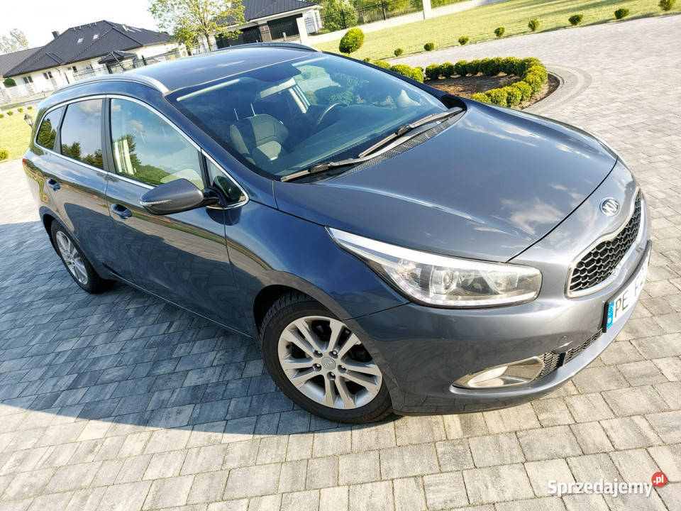 Kia Ceed 16 gdi oświetlenie led Benzyna grzane elektryczne lusterka Drelów sprzedam