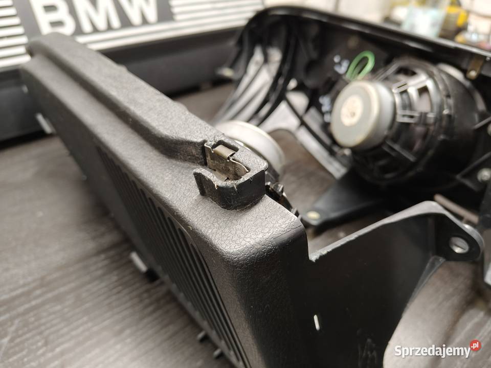 Bmw e36 compakt mocowanie półki bagażnika prawe Półki tylne Aleksandrów Łódzki