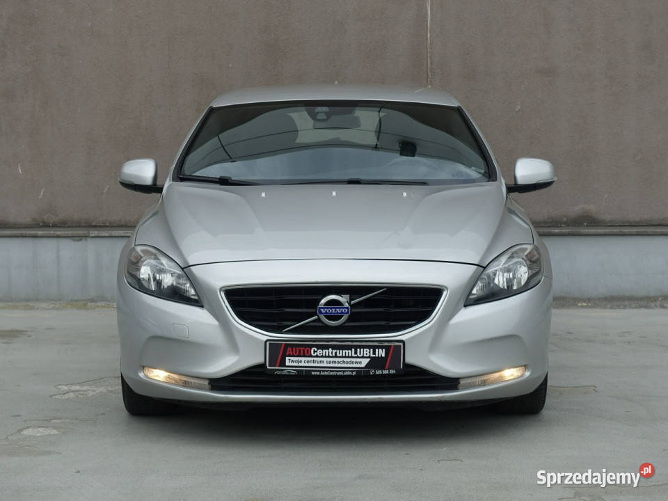 Volvo V40 20 D3 150AutomatWirtual kokpitNowy komputer pokładowy