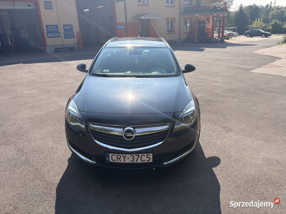 Opel Insignia A 20 diesel 140koni kombi czarne