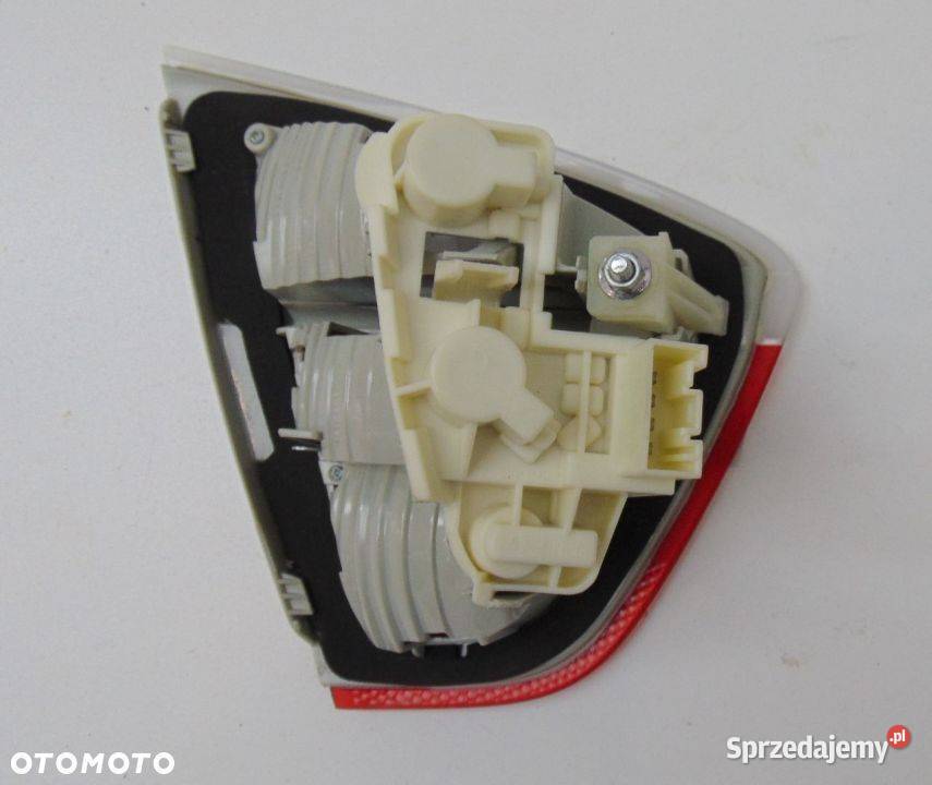 LAMPA TYLNA PRAWA TYŁ PRAWY KLAPA BMW 3 E90 wielkopolskie Nowy Tomyśl