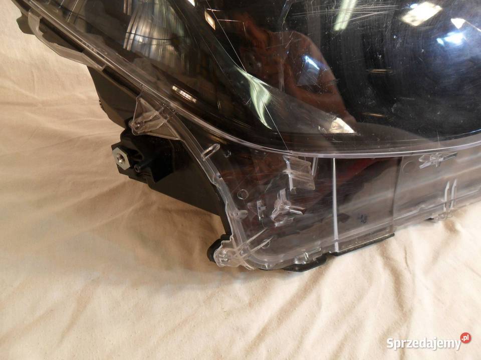 REFLEKTOR PRZÓD STRONA PRAWA TOYOTA YARIS CROSS Nowy Tomyśl