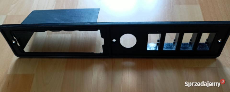 Fiat 126p St panel radia konsola ramka Tarnobrzeg