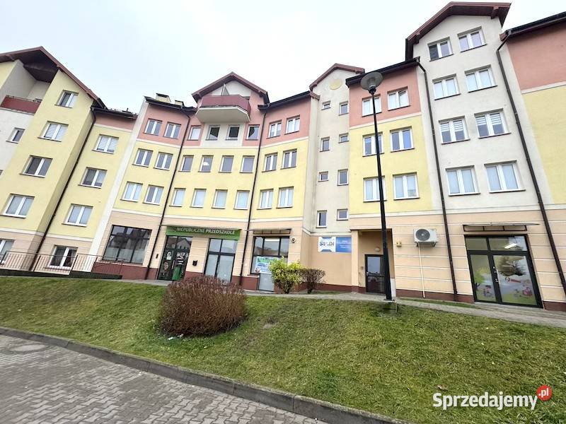 syndyk sprzeda lokal użytkowy z klatki schodowej