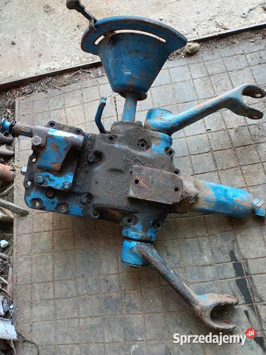 Ford 4000 zbiornik paliwa skrzynia części podlaskie Sejny