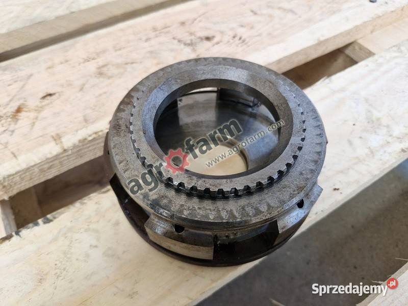 Obudowa sprzęgła Massey Ferguson 3635 8110 6485 Byków