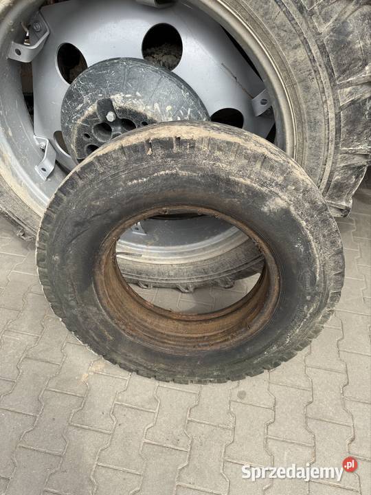 Sprzedam opony 82520 w komplecie z dętką i Wieluń sprzedam