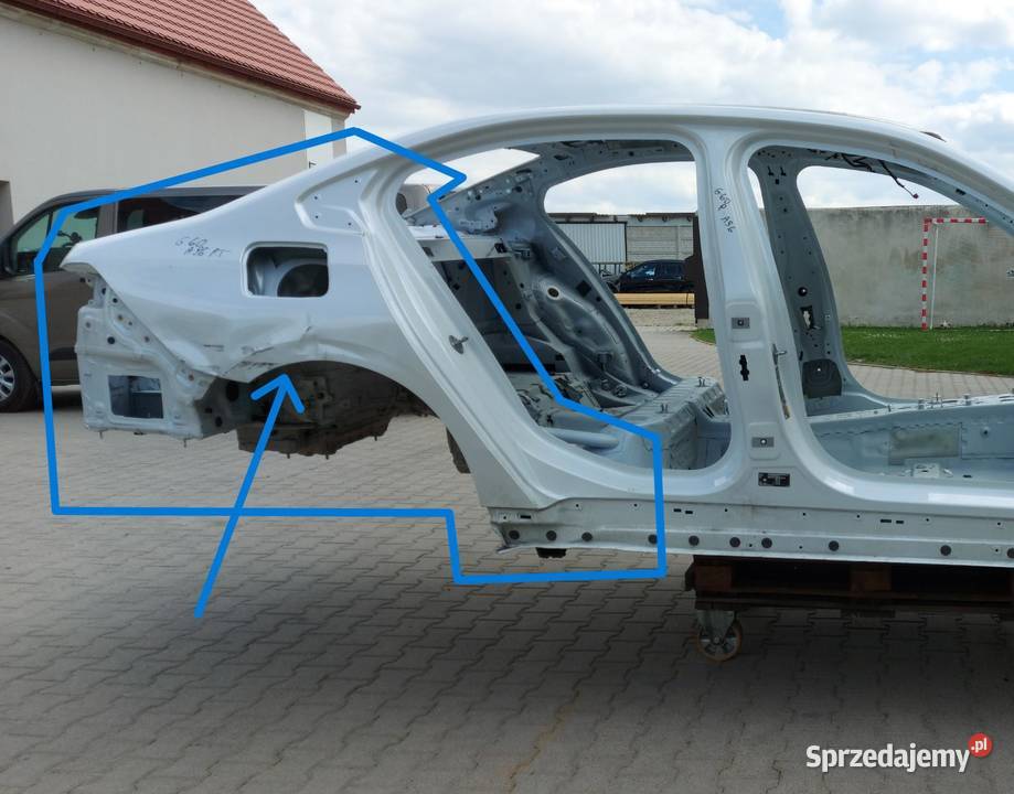 BMW 5 G60 530E xdrive Błotnik tył prawy próg A96