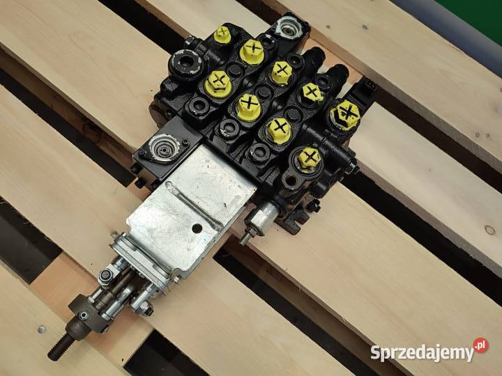 Rozdzielacz hydrauliczny 2000221230 BUCHER Pozostałe Wilkowo