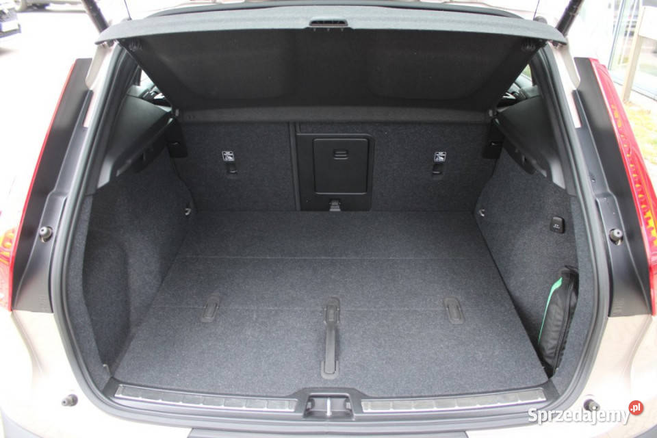 Volvo XC40 2022r FVAT23 FullLED Kamera CARPLAY 1969cm3