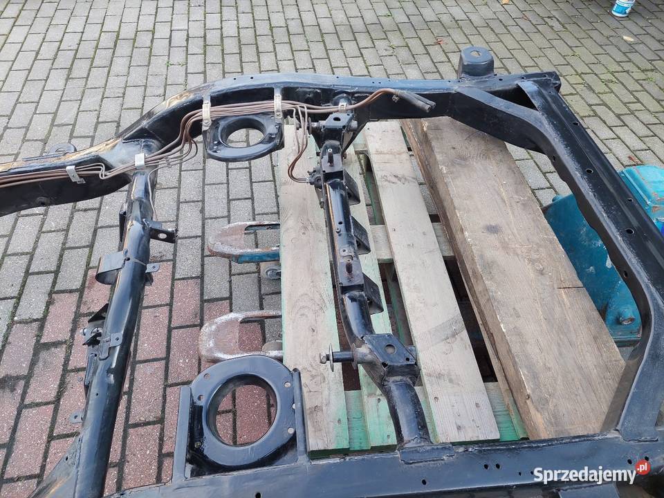 Nissan Patrol Y60 3 drzwi rama z dokumentami Rok produkcji 1993
