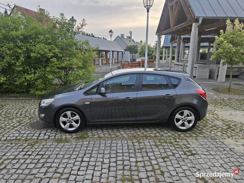 Opel Astra J 2010r 13cdTi Klima Alu 17 Kamera 95KM małopolskie Ryglice