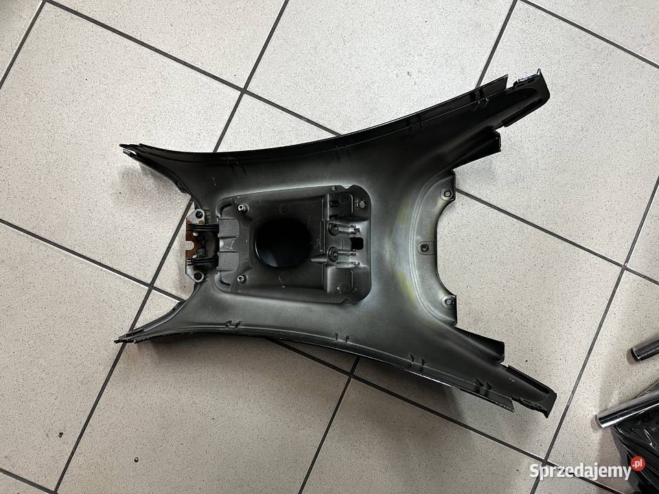 Tunel obudowa wyepłnienie Piaggio XEVO 125 Brzeszcze