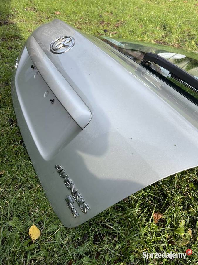 Klapapokrywa bagażnika Toyota avensis t 25 Dziurów
