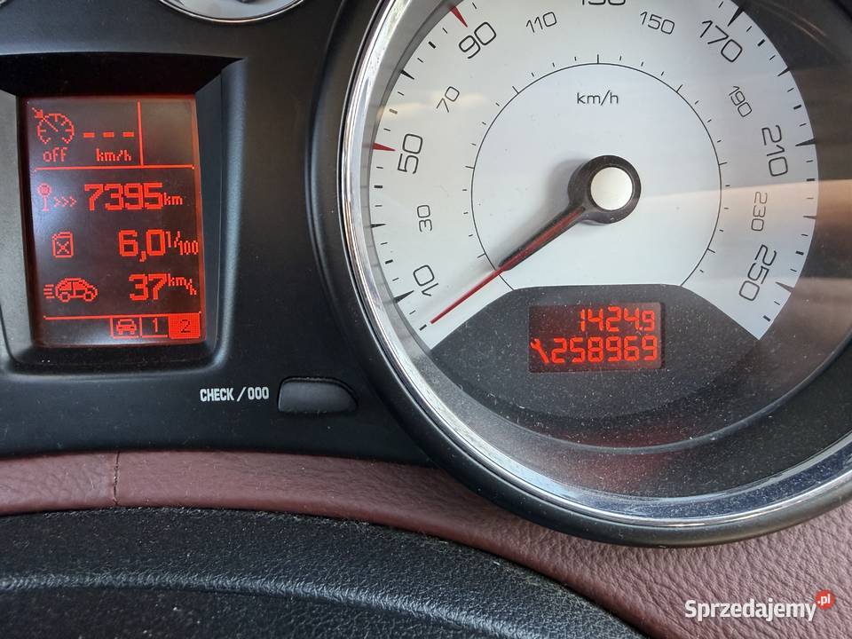 Peugeot 308CC 20 HDI manualna Paniowice