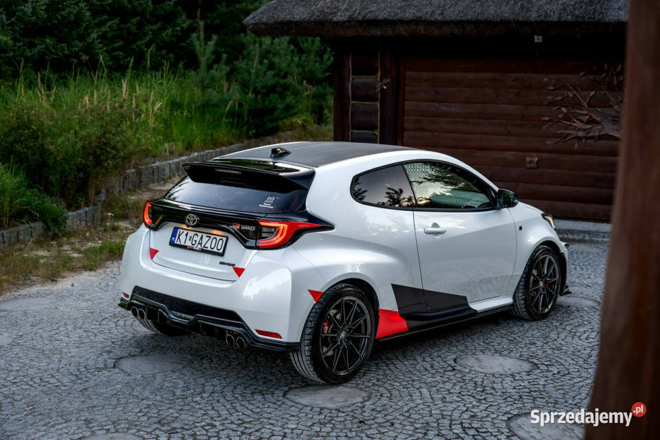 Toyota Yaris GRFour W2C 16 Turbo 261 Pakiet GR podkarpackie