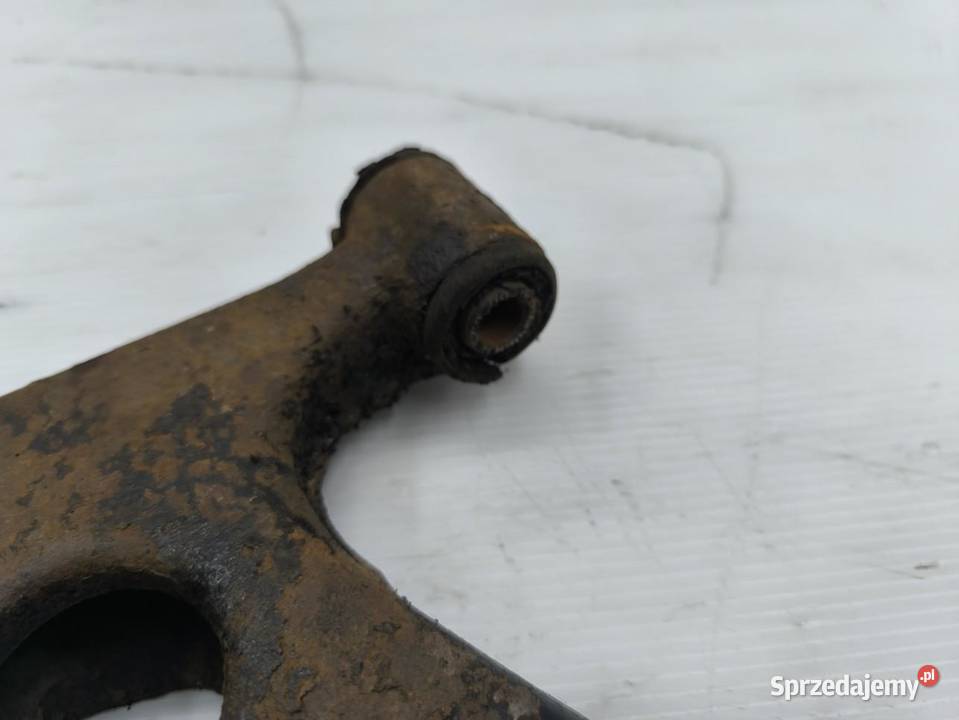 WAHACZ LEWY PRZÓD TOYOTA AVENSIS II T25 18 VVTI osobowe Części samochodowe sprzedam