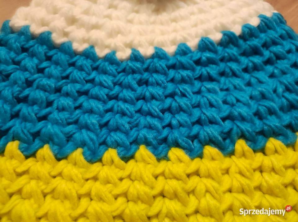 Czapka zimowa wełniana trójkolorowa z pomponem Nakrycia głowy Ciechocinek