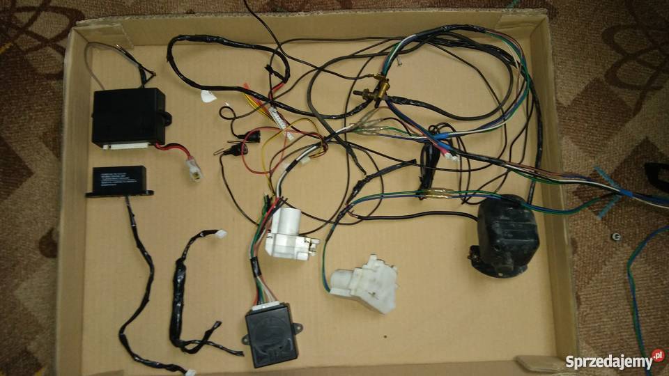 alarm z centralnym zamkiem do seicento Warszawa