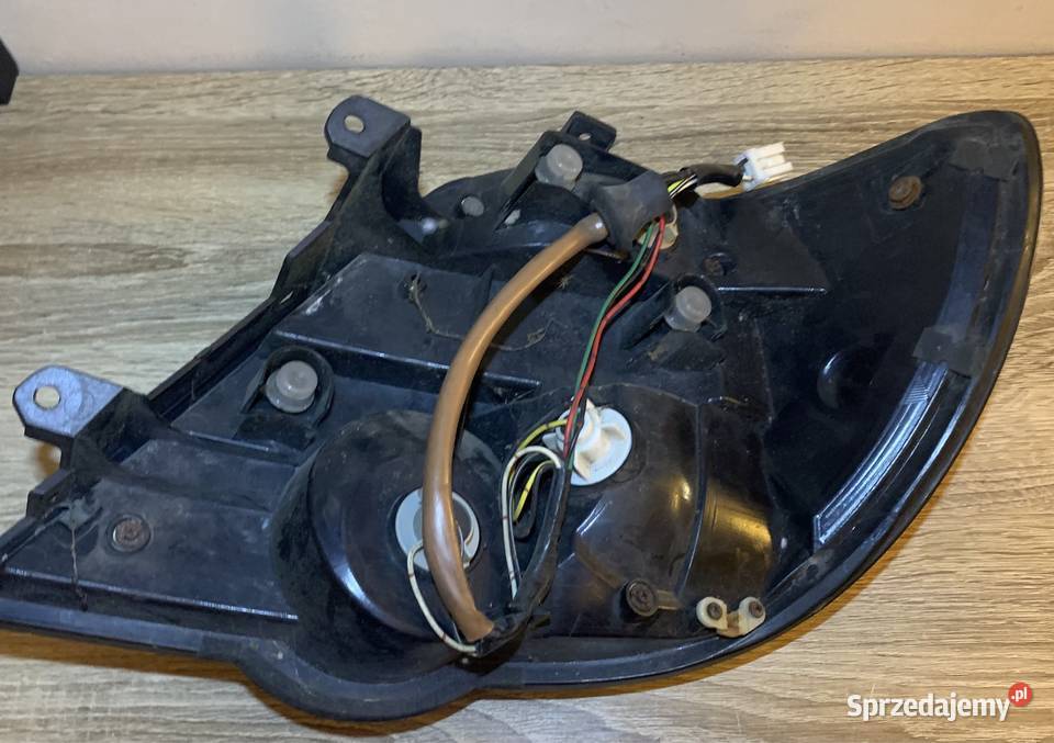 SUBARU IMPREZA WRX WAGON 0407 LAMPA TYŁ TYLNA Katowice