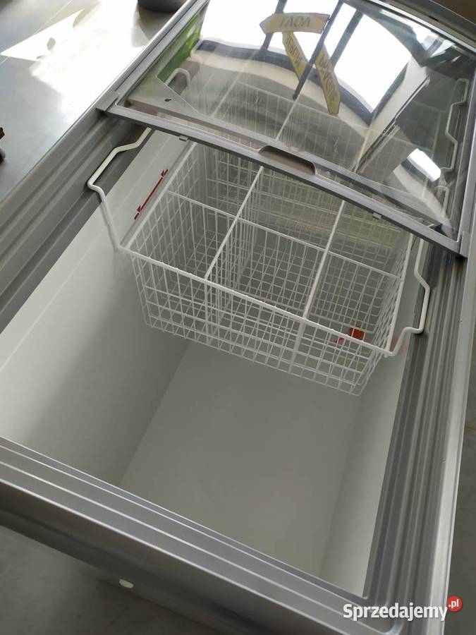 Zamrażarka skrzyniowa zestaw koszy lody owoce