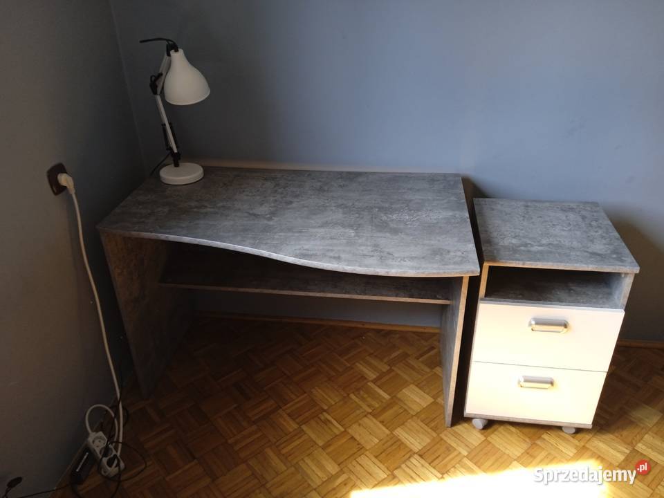 Biurko w komplecie z regałem 67cm Meble Mosina sprzedam