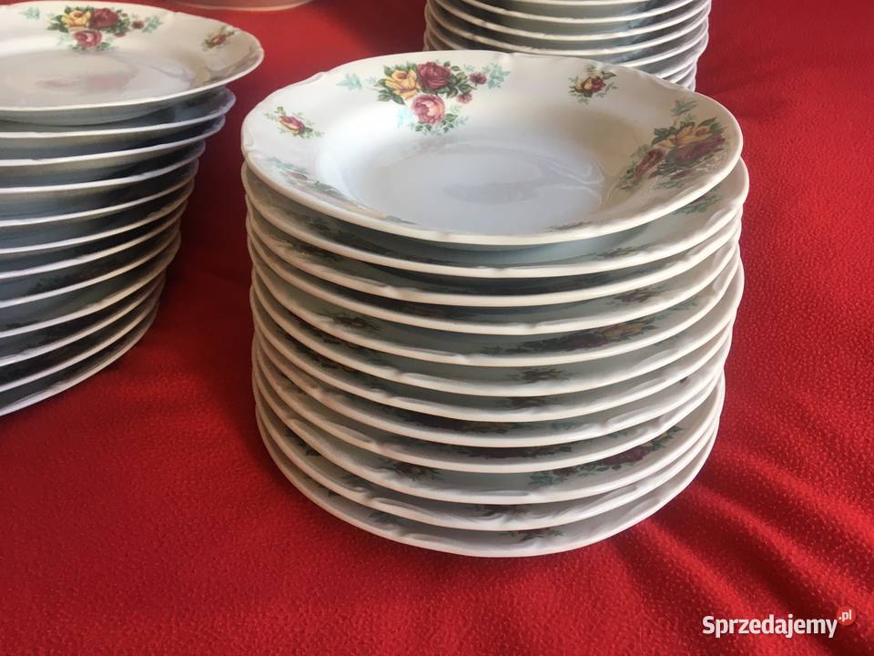Porcelana Chodzież zestaw 12 osób 44 elementy Kołobrzeg sprzedam