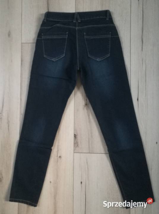 Damskie spodnie z ciemnego denimu w idealnym